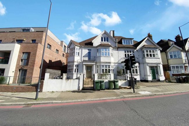 366 Finchley Road, London NW3 7AJ  1