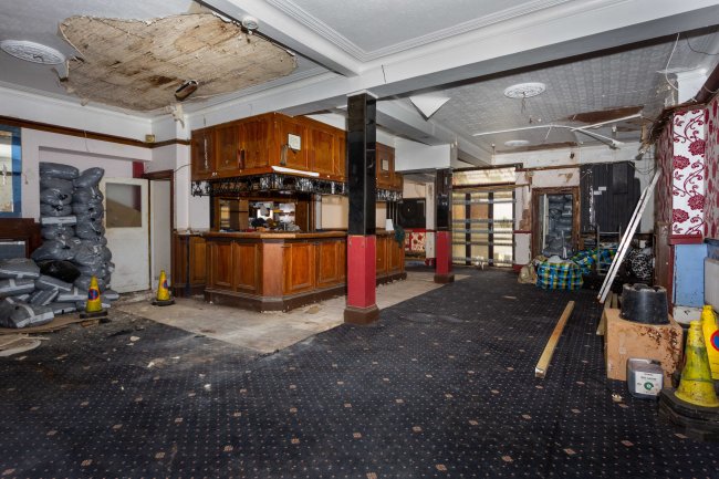 Sir Robert Peel, 16 Hillingdon Street, Walworth, London SE17 3UF 5