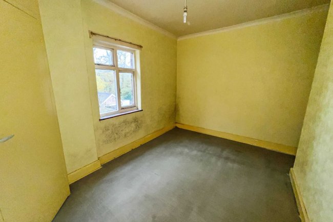 48 Park Road, Wilmslow, Cheshire, SK9 5BT
 8