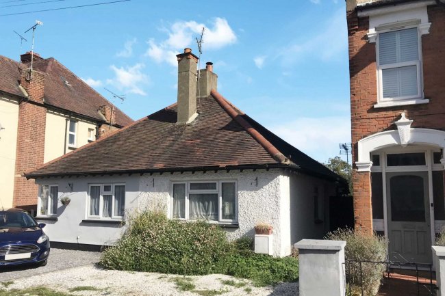 48 Bournemouth Park Road, Southend-on-Sea, SS2 5LP 2