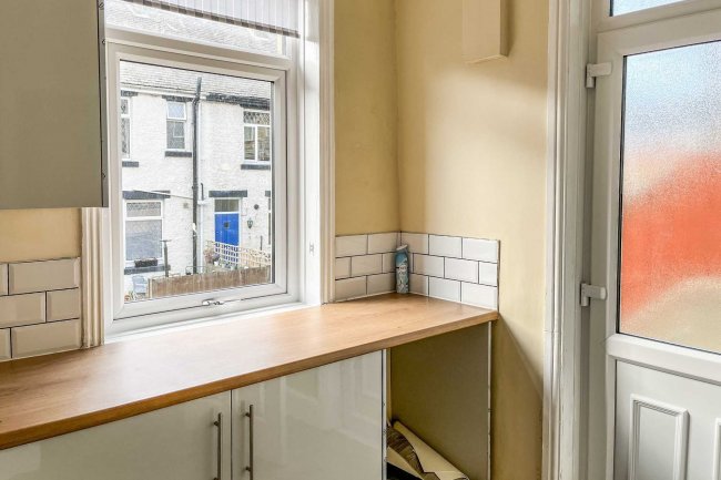 241 Bradford Road, Stanningley, Pudsey, LS28 6QB 7