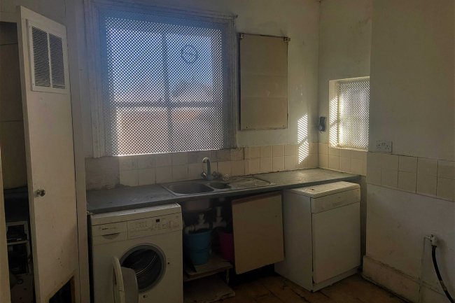 Earl of Eldon, 63 Brighton Road, South Croydon, CR2 6ED 6