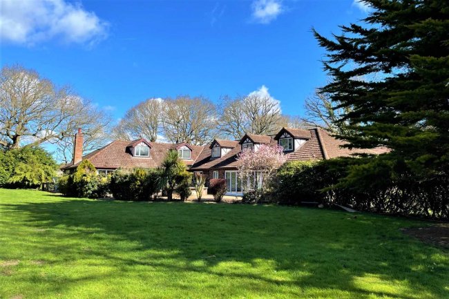 Brackenwood, Sandy Lane, Horsford, Norwich NR10 3FB 8