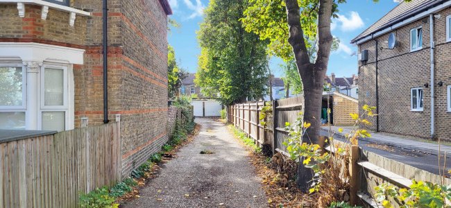 Garage 1 to the rear of 78-104 Albert Road, London SE25 4JW 10