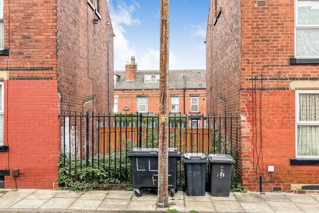 Land between 21 & 23 Kepler Grove and 22 & 24 Kepler Mount, Harehills, Leeds, West Yorkshire LS8 5EL 9