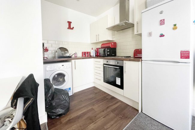 16 Courier House, 9 King Cross Street, Halifax, West Yorkshire, HX1 2DG 9