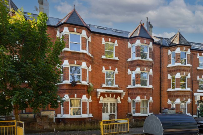 Flat 16, Elmfield Mansions, Elmfield Road, London SW17 8AA 9