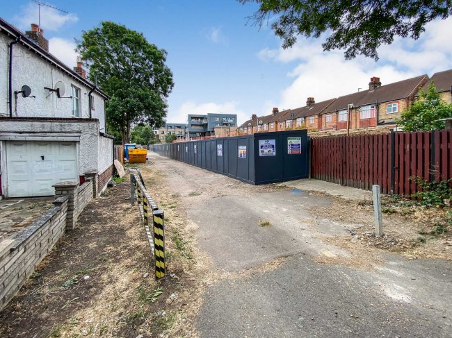 Garage to the Rear of Ruby Mews, Palmers Green, London N13 4EN
 2