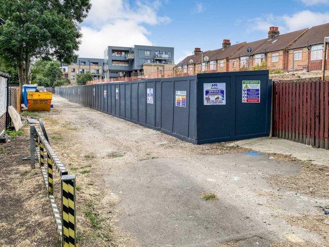 Garage to the Rear of Ruby Mews, Palmers Green, London N13 4EN
 2