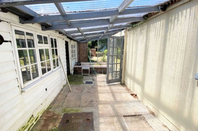 8 and 9 South Gardens, South Harting, Petersfield, West Sussex GU31 5QJ 1