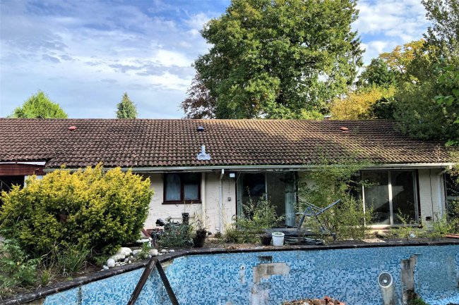 Cherryleen, The Glade, Kingswood, Tadworth KT20 6LL 4