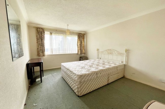 25 Greenhill, High Road, Buckhurst Hill, Essex IG9 5SH
 10