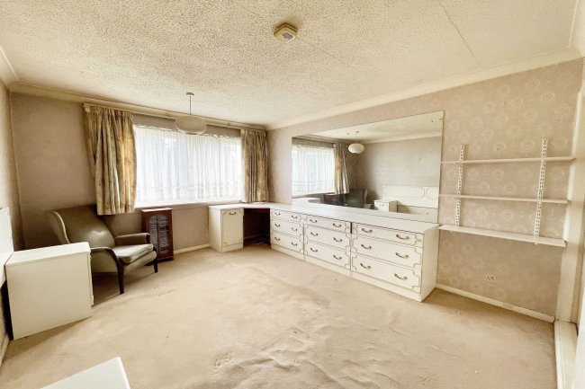25 Greenhill, High Road, Buckhurst Hill, Essex IG9 5SH
 10