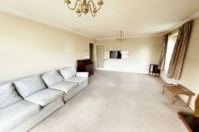 25 Greenhill, High Road, Buckhurst Hill, Essex IG9 5SH
 10