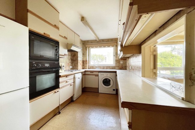 25 Greenhill, High Road, Buckhurst Hill, Essex IG9 5SH
 10