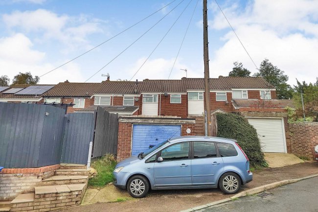 3 Clopton Gardens, Hadleigh, IP7 5JG 7