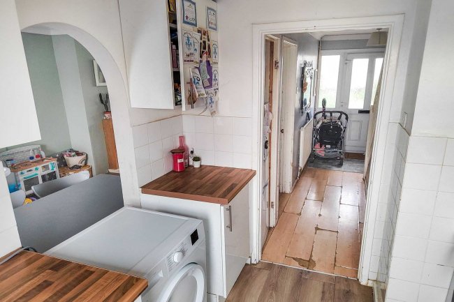3 Clopton Gardens, Hadleigh, IP7 5JG 7