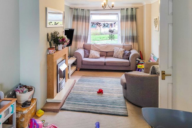 3 Clopton Gardens, Hadleigh, IP7 5JG 7