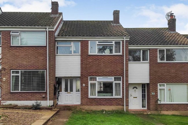 3 Clopton Gardens, Hadleigh, IP7 5JG 7