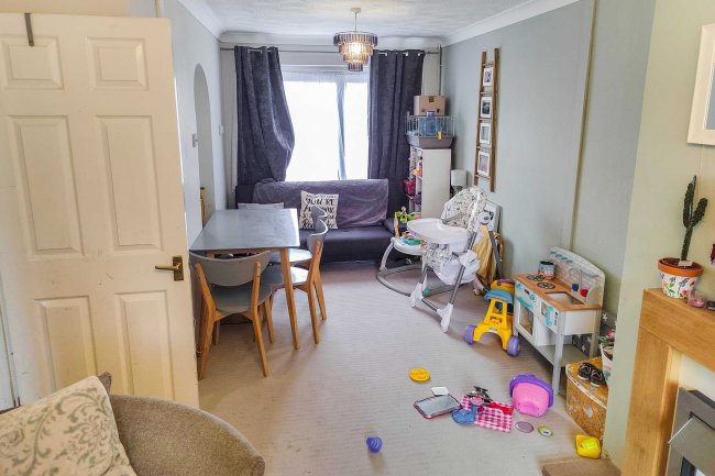 3 Clopton Gardens, Hadleigh, IP7 5JG 7