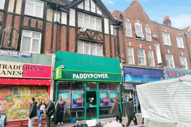 51 East Street, Barking, Essex, IG11 8EJ 4