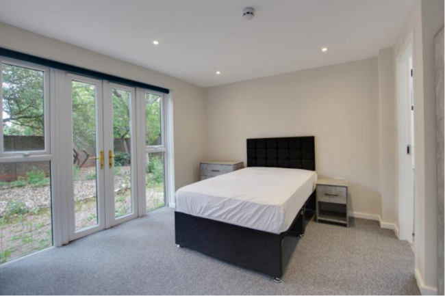 5 Shetland Court, Worthing, East Sussex, BN13 3RL
 4