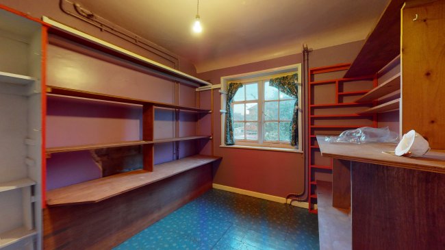 39 Prestbury Square, Mottingham, London, SE9 4LZ
 2