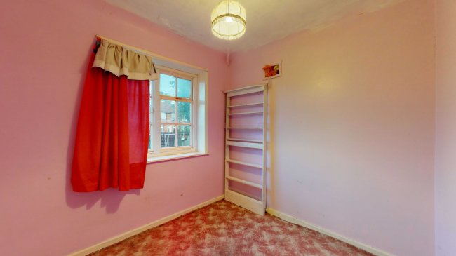 39 Prestbury Square, Mottingham, London, SE9 4LZ
 2