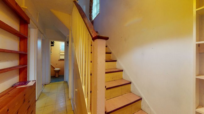 39 Prestbury Square, Mottingham, London, SE9 4LZ
 2