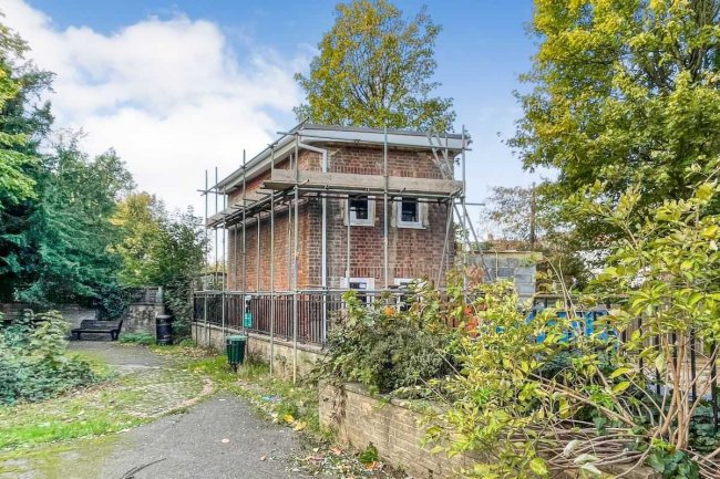 Land rear of 20 Hendon Lane, Finchley, London, N3 1TR 9
