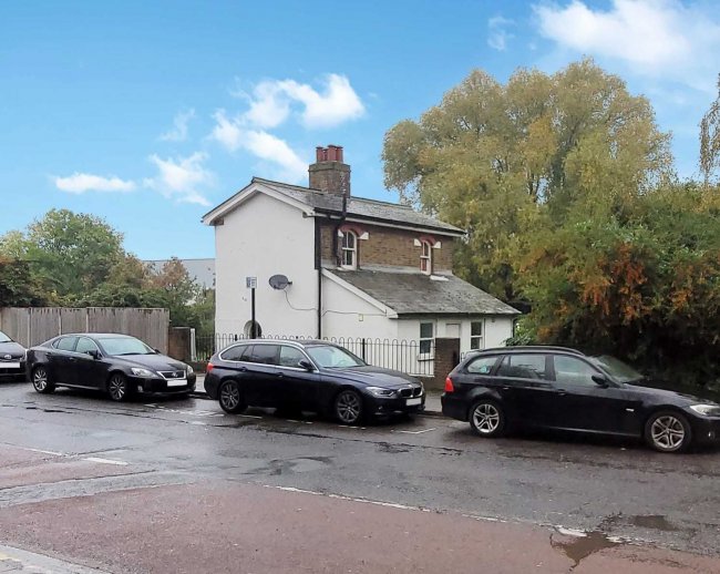 Canal Cottage, Twyford Abbey Road, London, NW10 7DE
 9