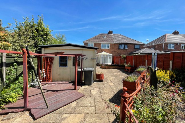 18 Derwent Road, Wolverhampton, West Midlands WV6 9ES
 1