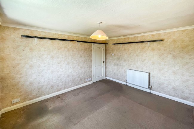 18 Derwent Road, Wolverhampton, West Midlands WV6 9ES
 1
