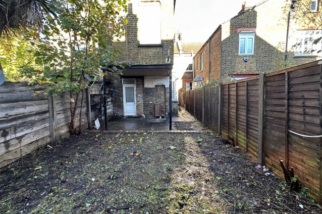 40 Bruce Grove, London, N17 6RN
 9