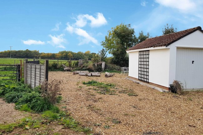 Braemar, Litcham Road, Great Dunham, King's Lynn, Norfolk PE32 2LJ
 1
