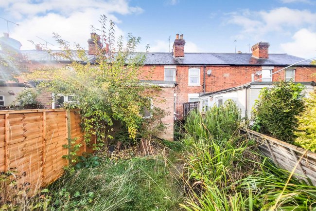 9 Foxhill Road, Reading, Berkshire, RG1 5QS 
 7