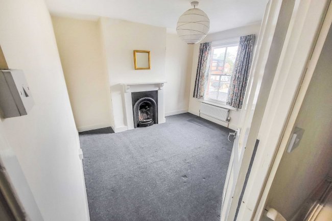 9 Foxhill Road, Reading, Berkshire, RG1 5QS 
 7