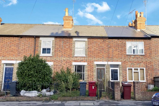 9 Foxhill Road, Reading, Berkshire, RG1 5QS 
 7