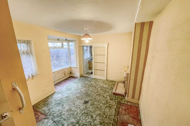 9 Oregon Avenue, Manor Park, London, E12 5JE 6