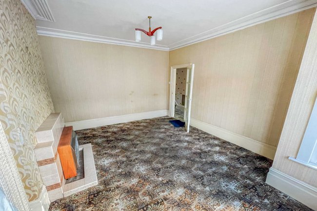 9 Oregon Avenue, Manor Park, London, E12 5JE 6