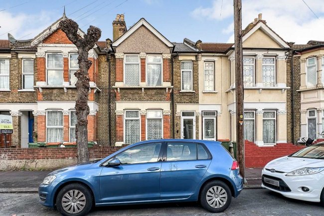 9 Oregon Avenue, Manor Park, London, E12 5JE 6