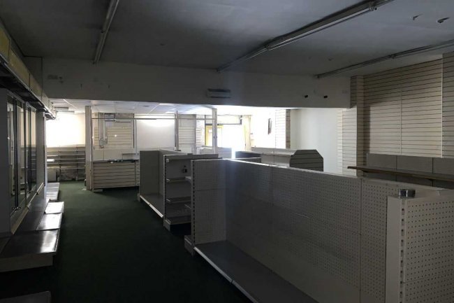 Motorist Discount Centre, Mayors Lane, Newbury, Berkshire, RG14 5DR
 7