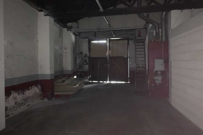 Motorist Discount Centre, Mayors Lane, Newbury, Berkshire, RG14 5DR
 7