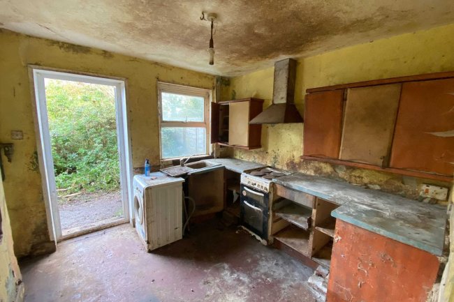 246 Burley Road, Thorney Hill, Hampshire, BH23 8DR 5