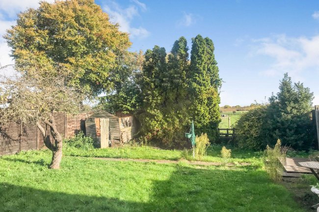 Clovelly, Princess Margaret Road, East Tilbury, Grays, Essex, RM18 8RP 4