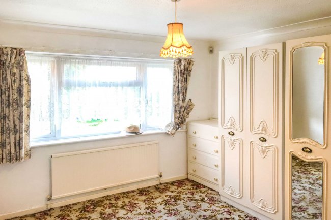 Clovelly, Princess Margaret Road, East Tilbury, Grays, Essex, RM18 8RP 4