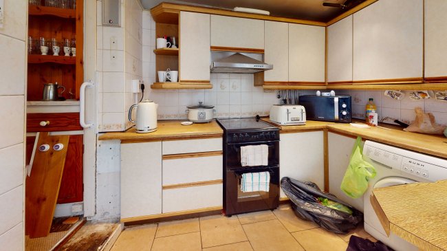 62 Alexandra Road, Englefield Green, Egham, Surrey, TW20 0RR
 2