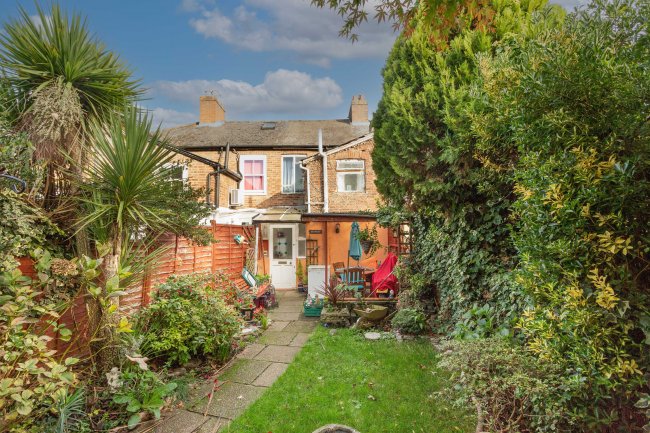 62 Alexandra Road, Englefield Green, Egham, Surrey, TW20 0RR
 2